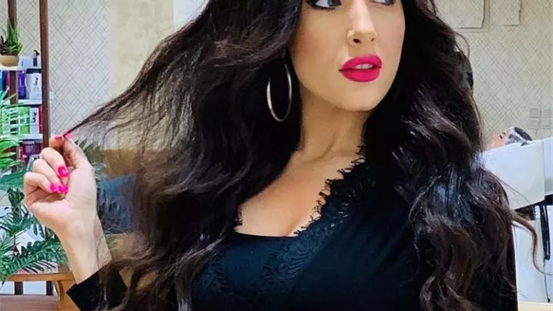 بالأسود .. ندى عادل تتألق عبر إنستجرام