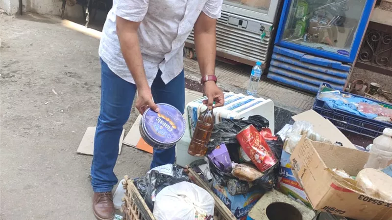 ضبط 7 طن أغذية وسلع متنوعة منتهية الصلاحية بمخازن للأغذية بالمنصورة