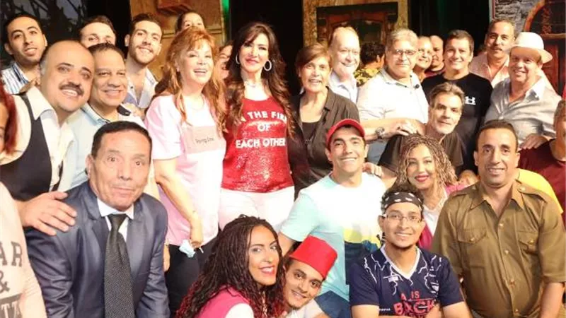 صفاء ابوالسعود وخالد محمود مع نجوم عرض مسرحية سيد درويش.. بالصور