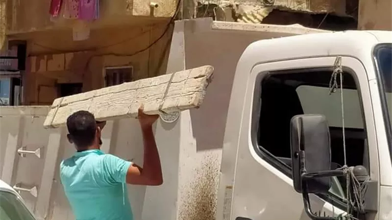 حي الجمرك يواصل حملاته لإزالة الإشغالات وإيقاف الأعمال المخالفة