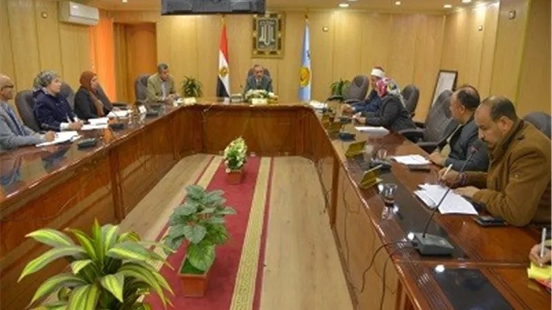 محافظ أسيوط يترأس اجتماع تفعيل مشروع 