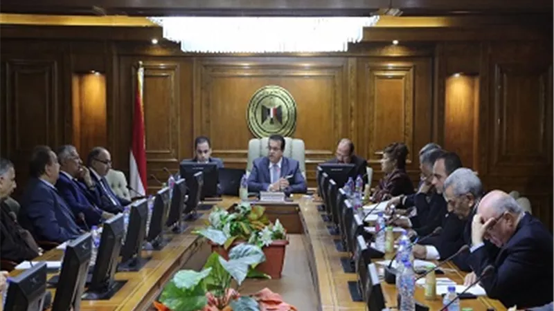 وزير التعليم العالي يوجه بوضع خطة للتنمية البشرية بالجامعات الخاصة