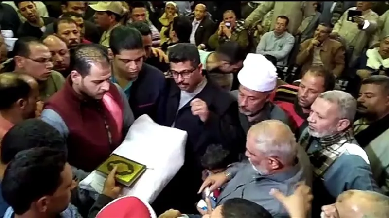 الكفن ينهي الخصومة ويحقن الدماء بين عائلتي دعبس ودراز بالمنوفية