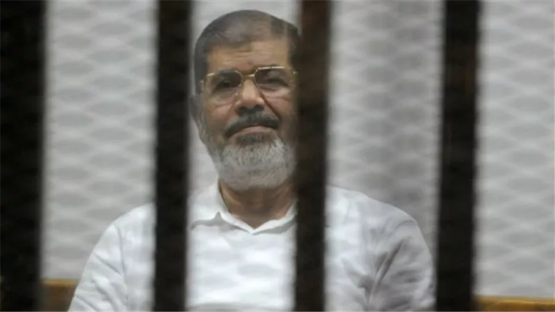 استكمال إعادة محاكمة مرسي وقيادات الإخوان في قضية اقتحام السجون