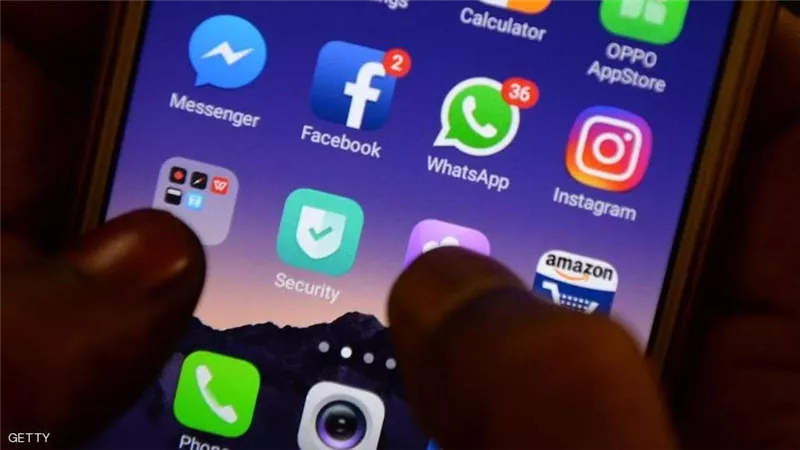 واتساب ينافس بميزة الوضع الليلى