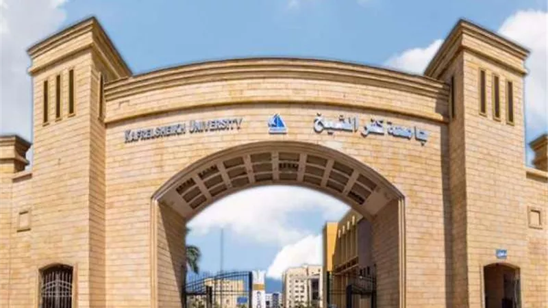 القمري يوم الشهيد تخليدا لذكرى شهيد ضحي فداء لوطنه