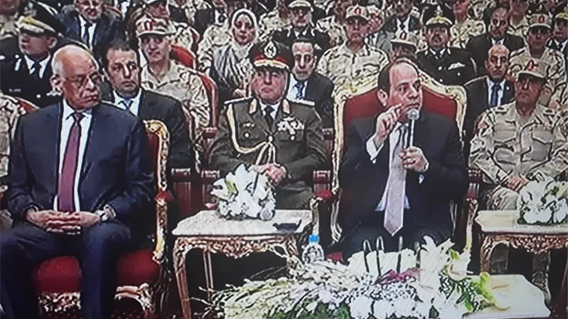 السيسي : من يتعاطى مخدرات سيتم إنهاء خدمته