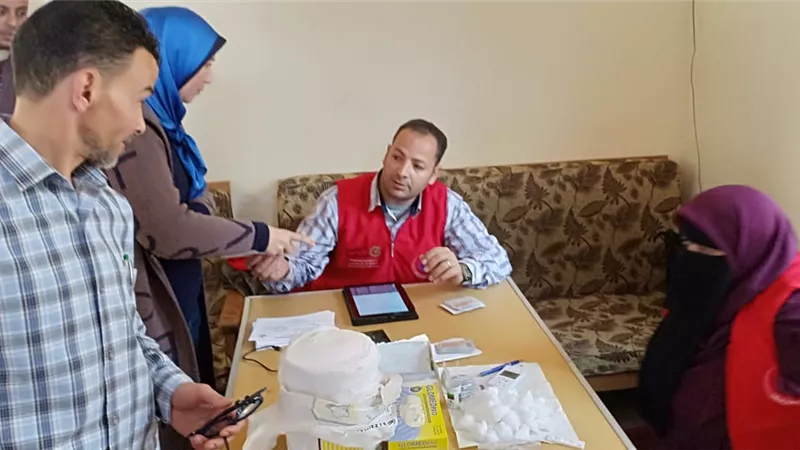 اقبال كثيف من العاملين بوزارة الزراعة على حملة 100 مليون صحة.. صور