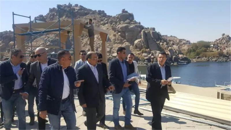 المجموعة الوزارية تستمع لشرح الوزيرى لأعمال تطوير منطقة معابد فيلة بأسوان