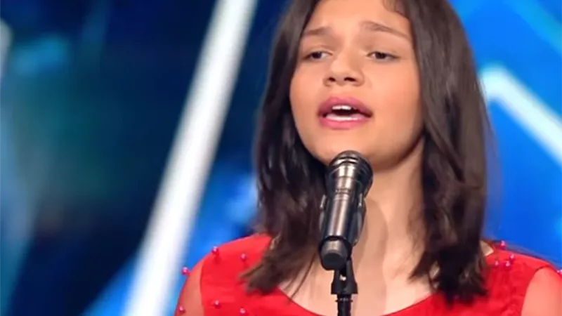 حفيدة أم كلثوم تخطف الملايين بصوتها في Arabs Got Talent .. فيديو
