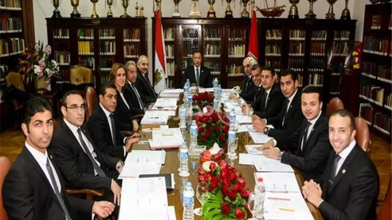 الخطيب يدعو الجهاز الفنى للأهلى لإجتماع طارئ