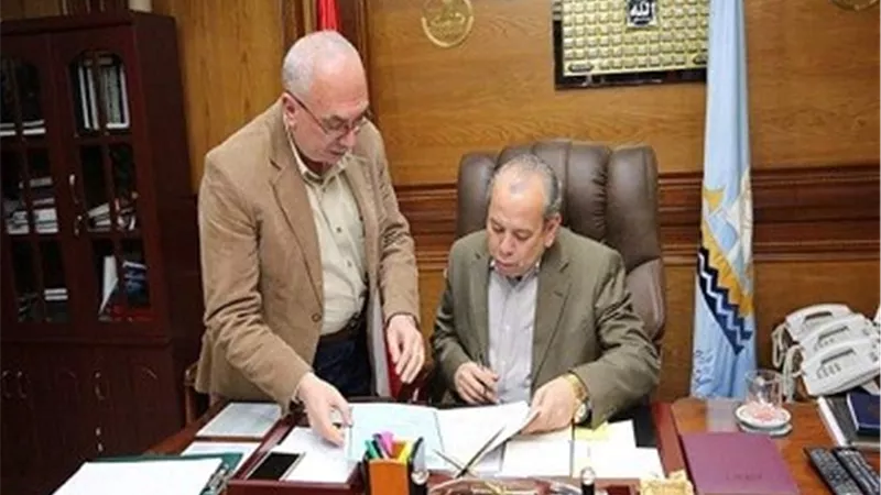 محافظ كفرالشيخ يتابع اصدار التراخيص وشهادات الصلاحية بالمراكز والمدن