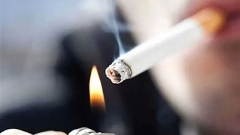 رجل بلا قلب.. يعذب ابنة زوجته حتى الموت بإطفاء السجائر فى جسدها