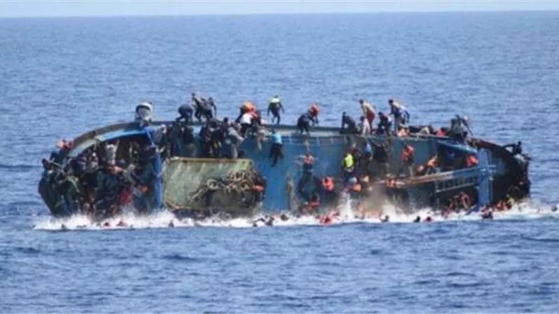 مصرع 12 شخصا اثر اصطدام قارب بسفينة