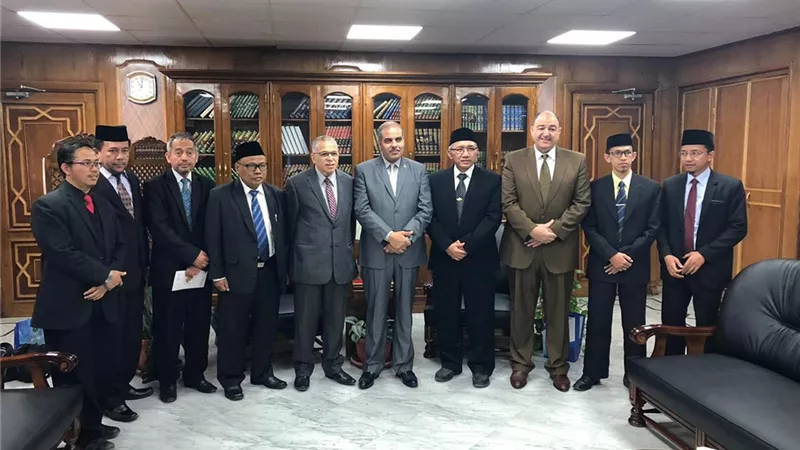 المحرصاوى.. للطلاب الوافدين: لا تتلقوا الدروس خارج أروقة الأزهر