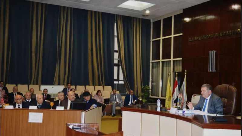 وزير قطاع الأعمال العام يترأس الجمعية العامة للشركة القابضة للتشييد والتعمير