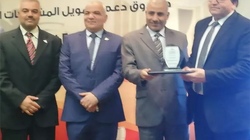 تكريم وكيل وزارة التربية والتعليم بجنوب سيناء بمؤتمر المعلمون أولا