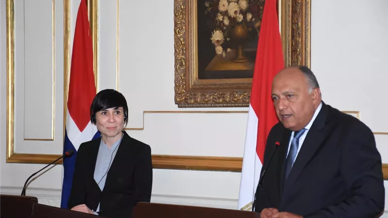 وزير الخارجية ونظيرته النرويجية يؤكدان عمق العلاقات بين البلدين والتنسيق المشترك