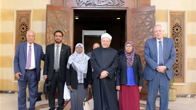 المفتي يستقبل وفدًا من الجامعة الإسلامية بجزر المالديف