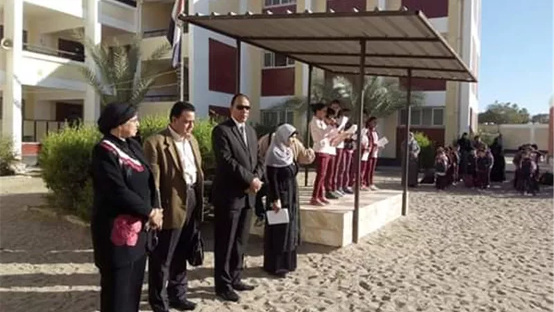وكيل التربية والتعليم بجنوب سيناء يتابع سير المنظومة المطورة بمدرسة الأهرام