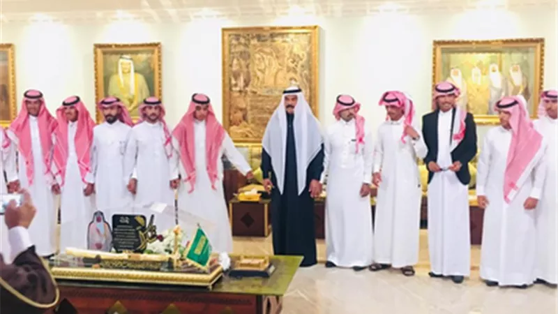 بالفيديو .. الشيخ فرحان بن نايف يحتفل بتخريج دفعه من ابناء شمر فى المملكة السعودىة