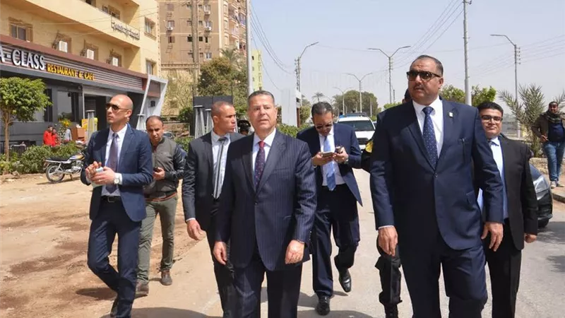 محافظ بني سويف ومدير الأمن في جوله بمنطقة كورنيش النيل