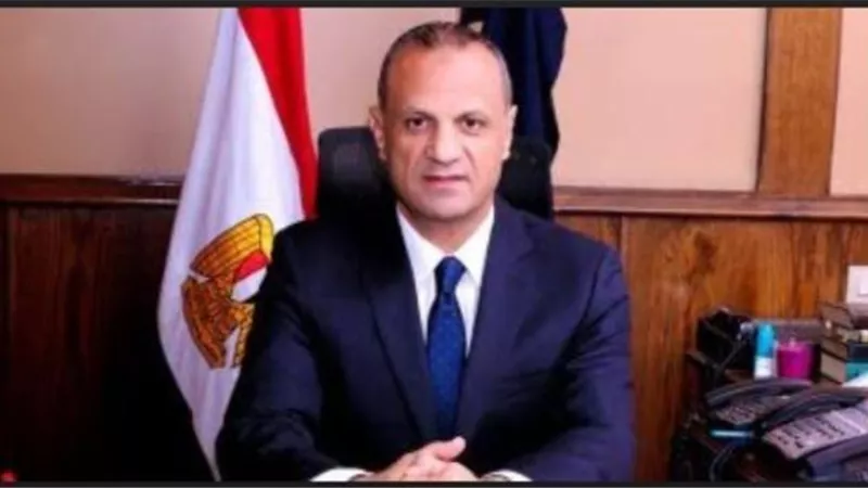 ضبط 2 من مسئولى الادارة المحلية اثناء تقاضيهما رشوة لبناء عقارات مخالفة بسوهاج