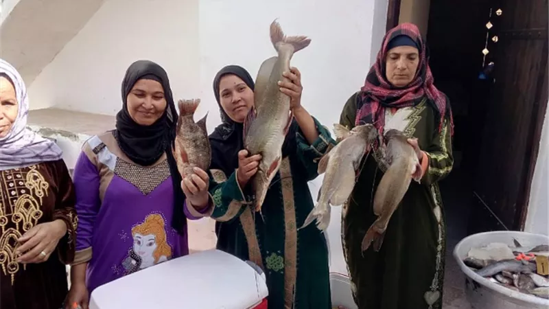 وفد هيئة كير يزور مشروعات المرأة ببنى سويف
