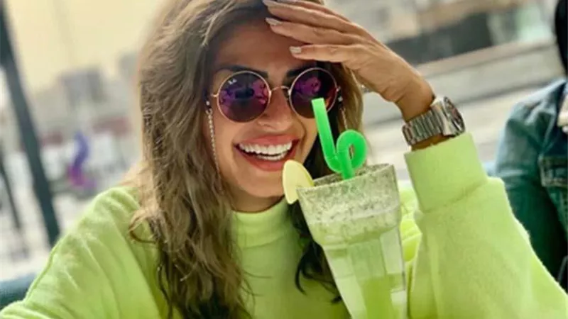 منة فضالى تشعل السوشيال ميديا باللون الفسفوري .. صور