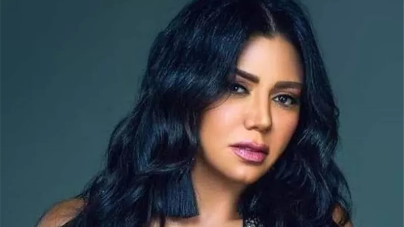 فستان جديد لرانيا يوسف يشعل السوشيال ميديا .. صور