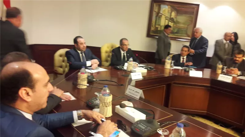 وزير الاتصالات : كابلات الالياف الضوئيه ضمن اشتراطات المباني خلال شهرين