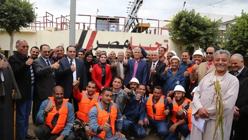المحافظ يضع حجر الأساس لتوسعات محطة معالجة صرف صحى بركة السبع