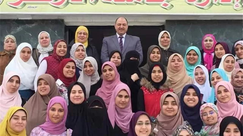البدويهي يلتقى بطالبات الأزهر قبل سفرهم لمطروح