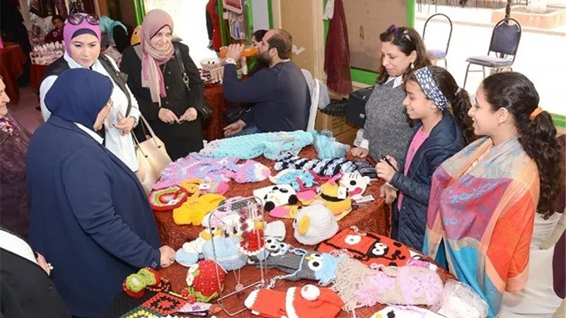 معرض لمنتجات المرأة في نادي المعلمين بطنطا..صور