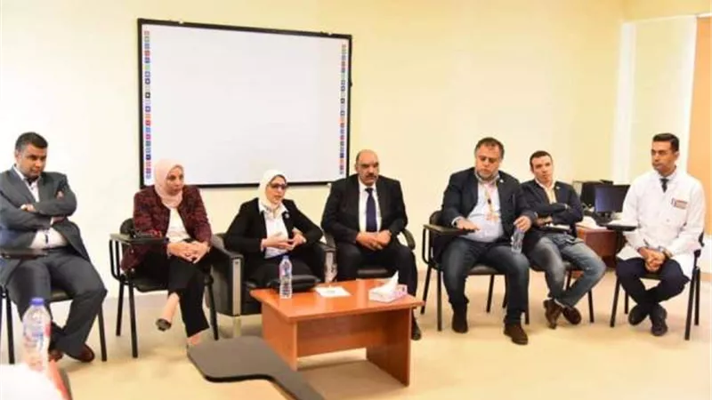 وزيرة الصحة : تؤكد على جاهزية مستشفي 