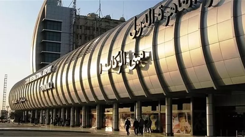 المطار يعزل 12 راكبا قادمين من الخرطوم لعدم حملهم شهادات الحمي الصفراء