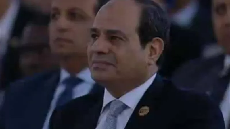 السيسي يدعو الحضور الى الوقوف حدادا على ارواح شهداء مسجدي نيوزيلندا