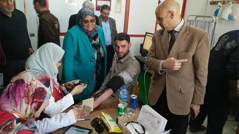 وكيل وزارة الصحة بالشرقية يتابع المبادرة الرئاسية بمستشفى بلبيس ومصانع العاشر