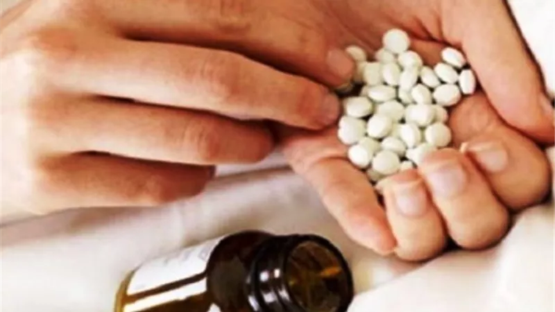 بعد فسخ خطبتها .. بنت قويسنا حاولت الانتحار