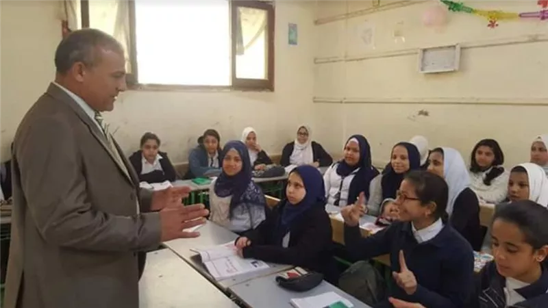 مدير تعليم الخصوص يتفقد مجمع الخصوص ويشيد بمستوي الطلاب