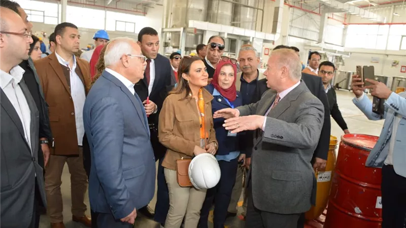 الرئيس السيسي يفتتح مركز خدمة المستثمرين ببورسعيد الشهر القادم