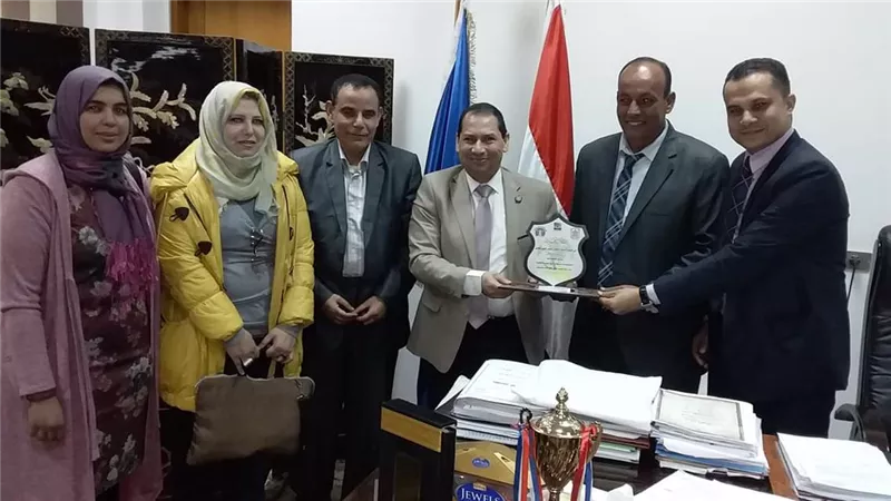 رئيس جامعة بورسعيد يستقبل عميد ووكيل كلية الآداب للدراسات العليا