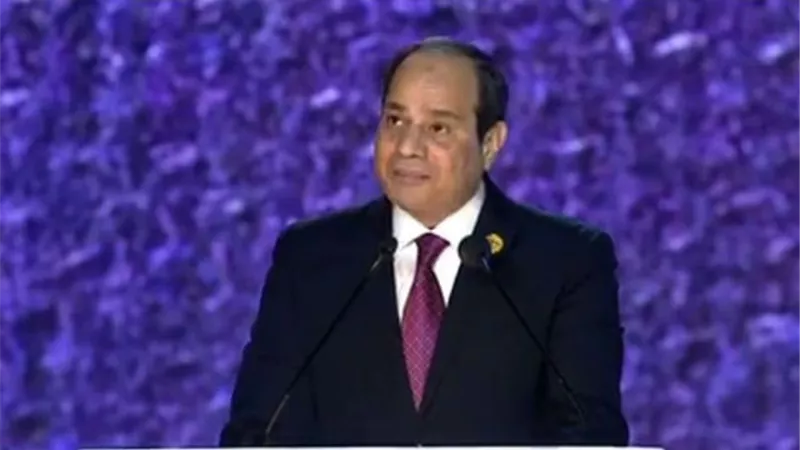 السيسى : اشعر بالامتنان لشباب مصر على صياغة هذه المنصة الحوارية