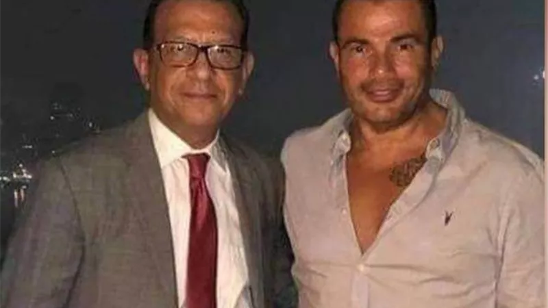نجاة اشرف عبد العزيز محامي عمرو دياب من حادث سير مروع .. صور