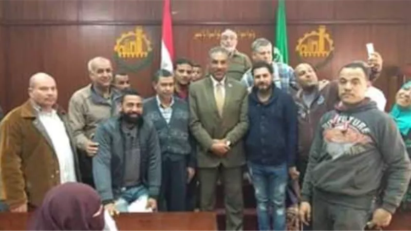 رئيس مدينة شبرا الخيمة يكرم الدارسين ويشيد بالمعلمة المثالية