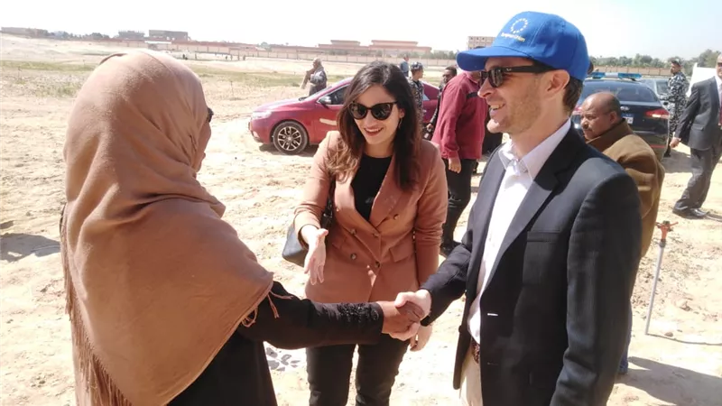 عزيزة الأقصر: من عاملة إلى ليسانس الأداب ورئاسة قرية الشغب بإسنا