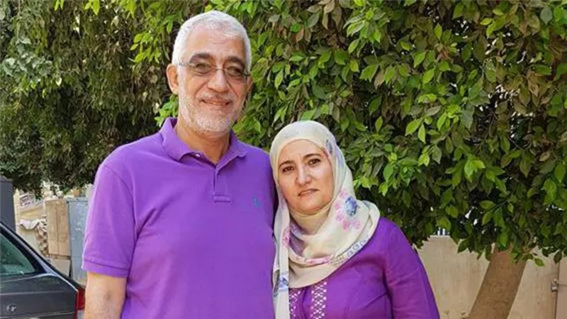 جنايات القاهرة: تجديد حبس علا القرضاوي وزوجها 45 يوما بتهمة تمويل الإرهاب