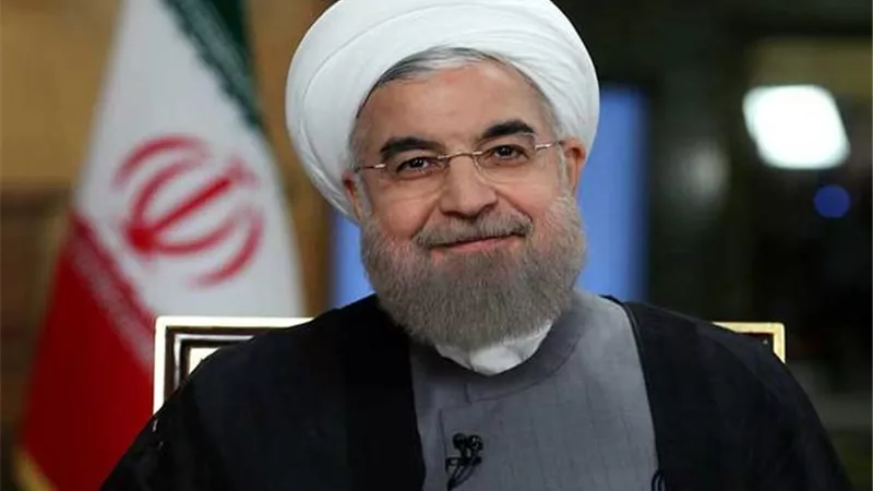 روحاني يخدع شعبه.. اقتصاد إيران يدخل مرحلة الانهيار