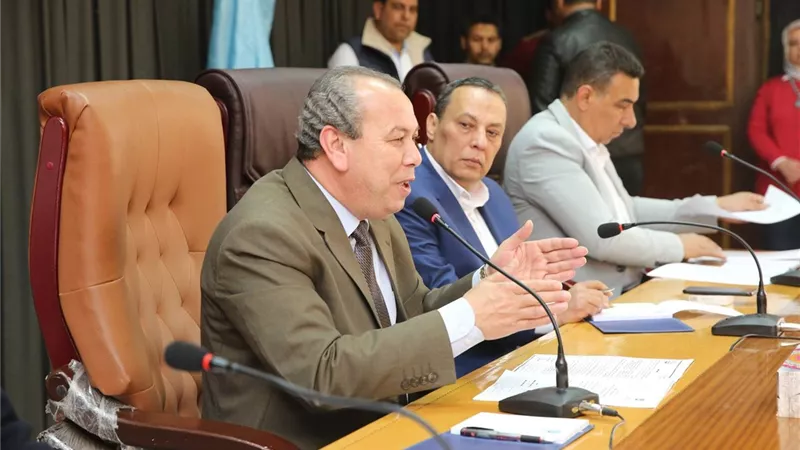 محافظ كفرالشيخ يبحث الاستعداد بجميع الأجهزة والمرافق لاستقبال شهر رمضان الكريم