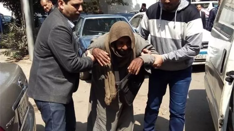 التدخل السريع بالتضامن ينقذ مسن من جحود ابنه
